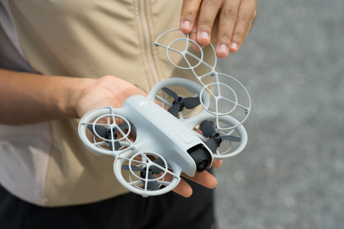 DJI Neo Propeller Guard - Protectores de hélices instalados en el dron
