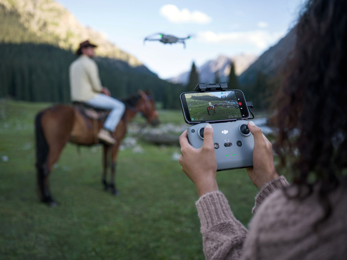 DJI Mini 4 Pro - Dron con cámara 4K para fotografía y grabación aérea