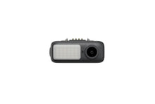 DJI OM 7 kit de seguimiento de serie - Detalle del módulo magnético y luz LED frontal