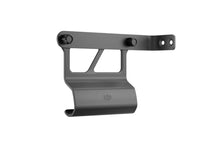 DJI Power Kit de Montaje para Expansion Battery 2000 - Detalle de los soportes metálicos y tornillos de liberación rápida