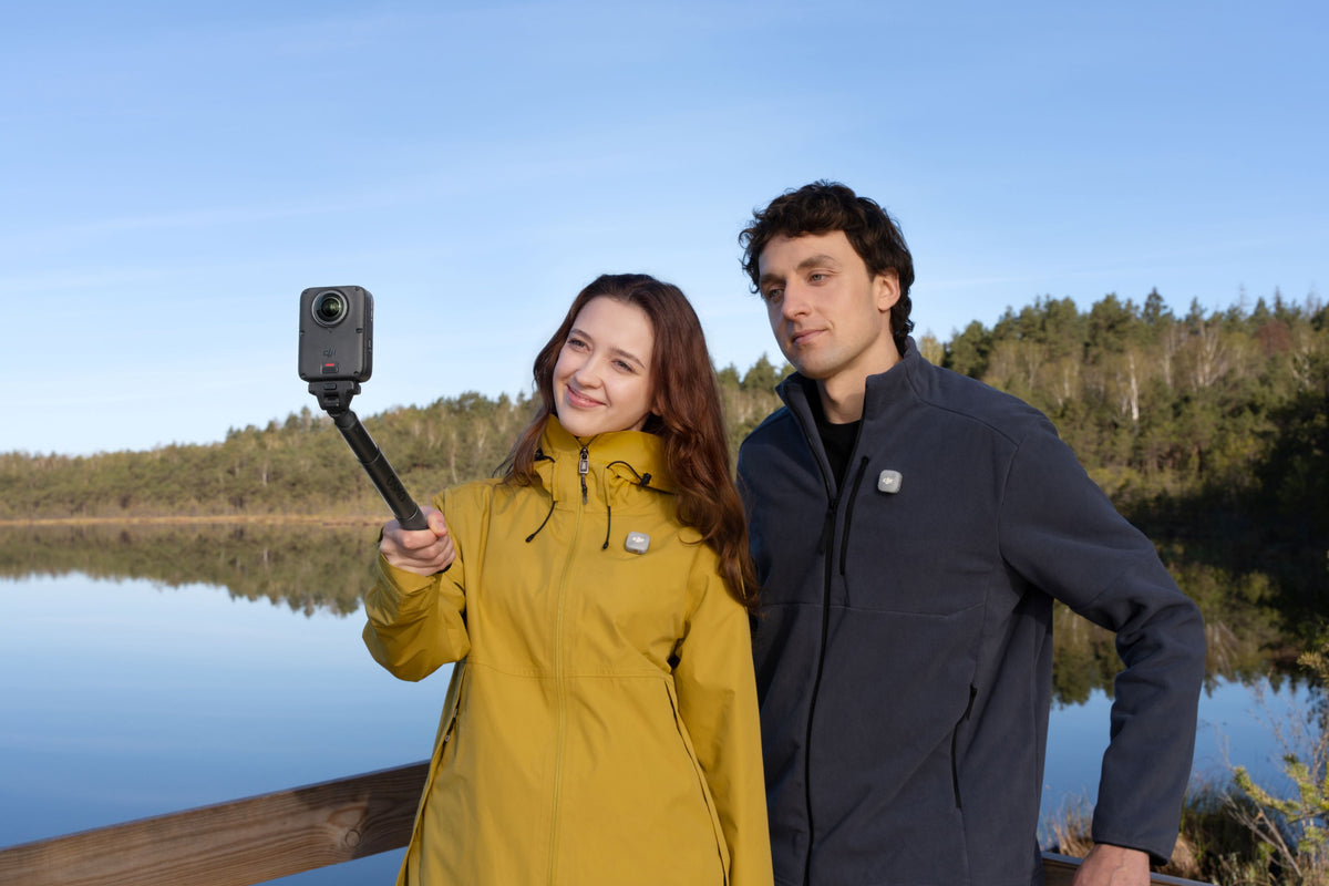 DJI Osmo 360 II con conexión directa a dos micrófonos durante una sesión de kayak