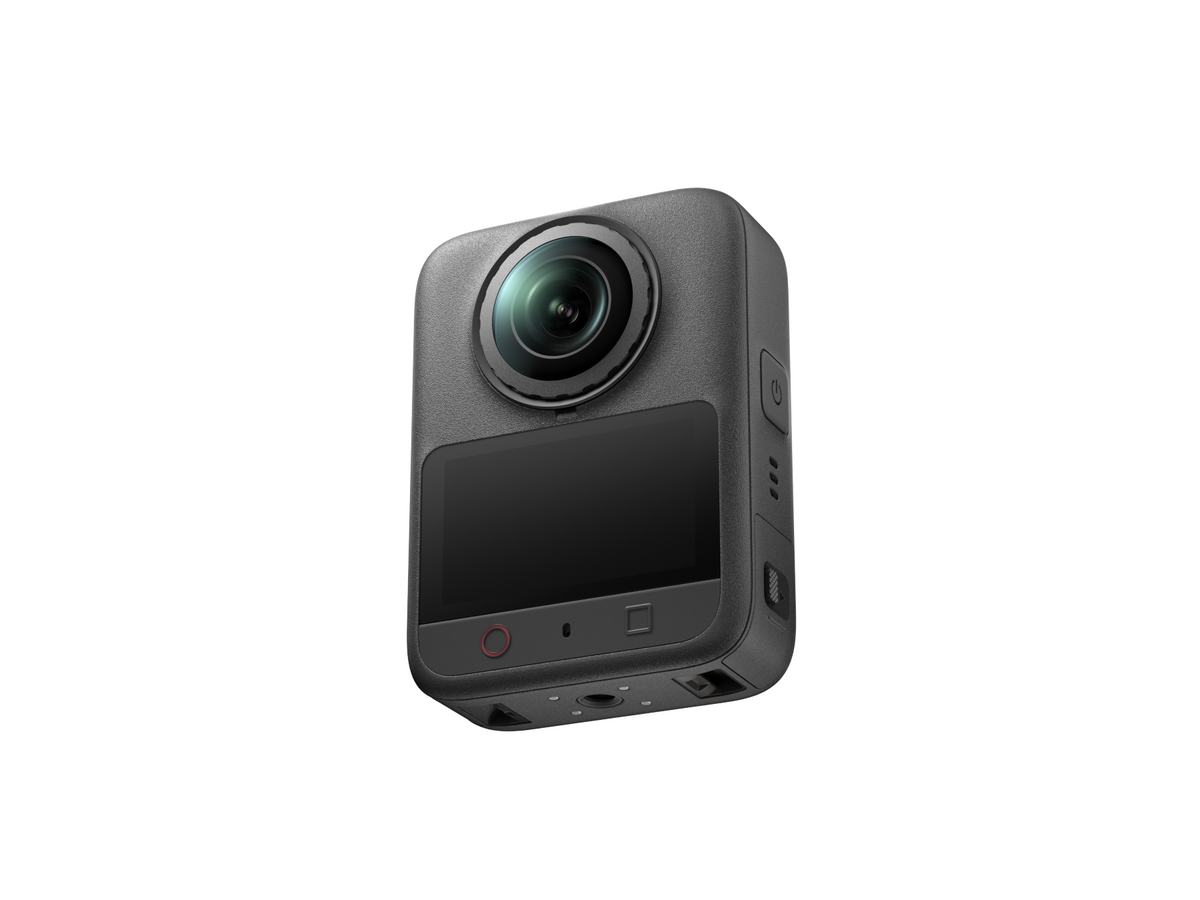 Vista inferior lateral izquierda de la cámara DJI Osmo 360 II