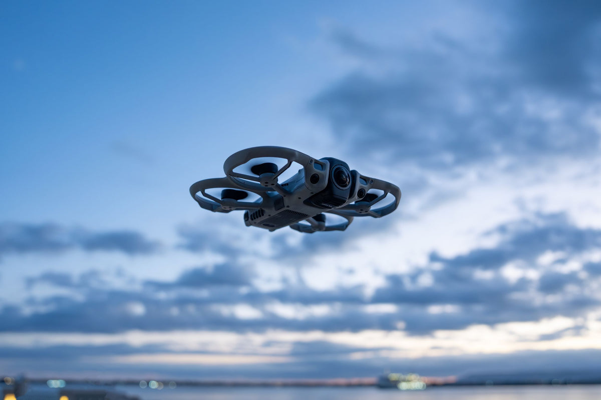 DJI Avata 360 - Dron FPV para vuelos inmersivos y grabación aérea en 360°