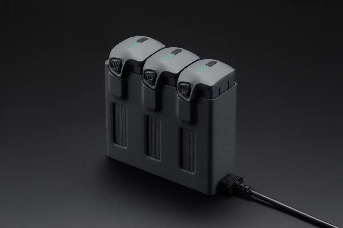 DJI Mavic 4 Pro Parallel Charging Hub - En uso para cargar baterías
